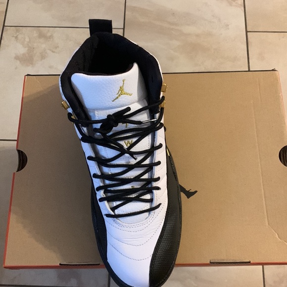 Air Jordan 12 Retro 'Royalty' - Picture 2 of 8